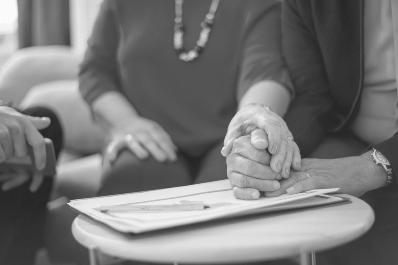 Sessione di formazione pratica con discussione di casi etici complessi
